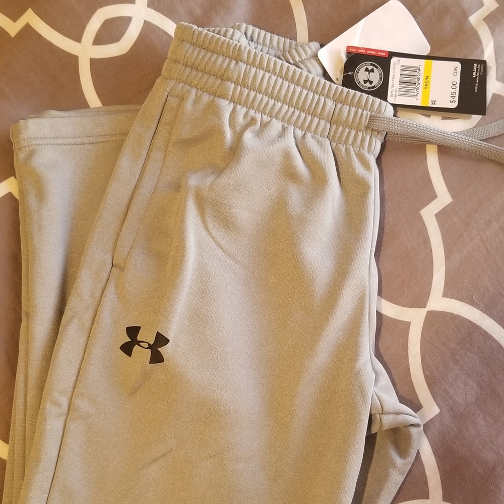 Youth M Sweats *New*